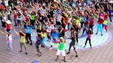 what is a flash mob dance and how does it reflect societal norms?